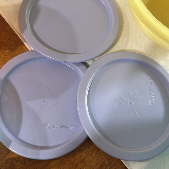 Set of assorted Tupperware items - Picture 5 of 9